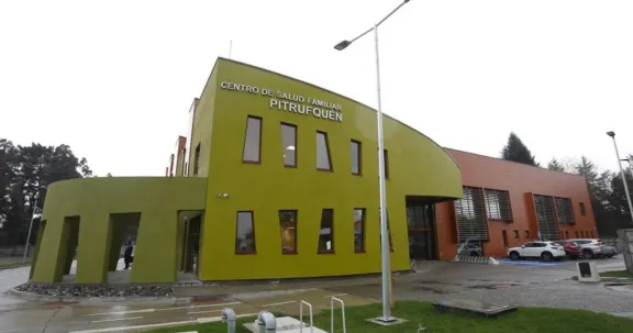 Mujer cobraba $10.000 por ‘su tiempo’ para conseguir horas médicas en Cesfam