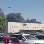Gigantesco incendio afecta a bodegas cercanas a Mall Plaza Oeste
