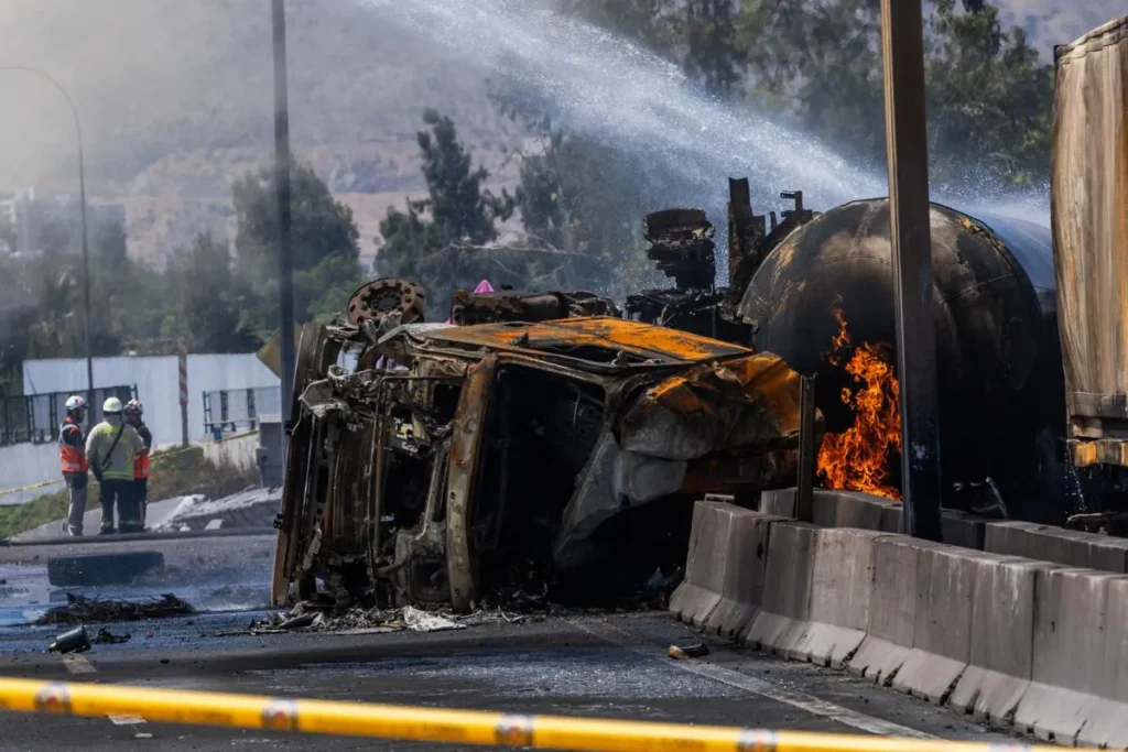 Aumentan a 10 las víctimas fatales tras explosión de camión en Renca