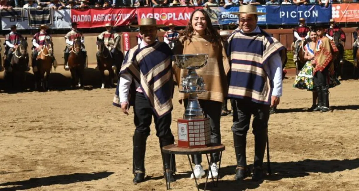 “No es deporte, es maltrato”: Critican a ministra Duco tras proponer plan de desarrollo al rodeo