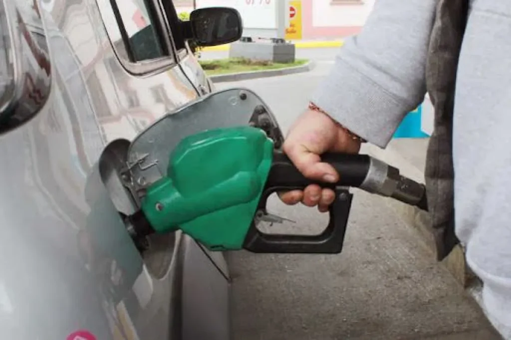 Pescadores artesanales demandan apoyo estatal ante alza de combustibles