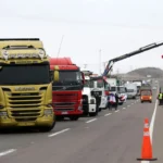 Camioneros se reunirán con el Gobierno: gremios amenazan con paro si continúan alzas de combustibles
