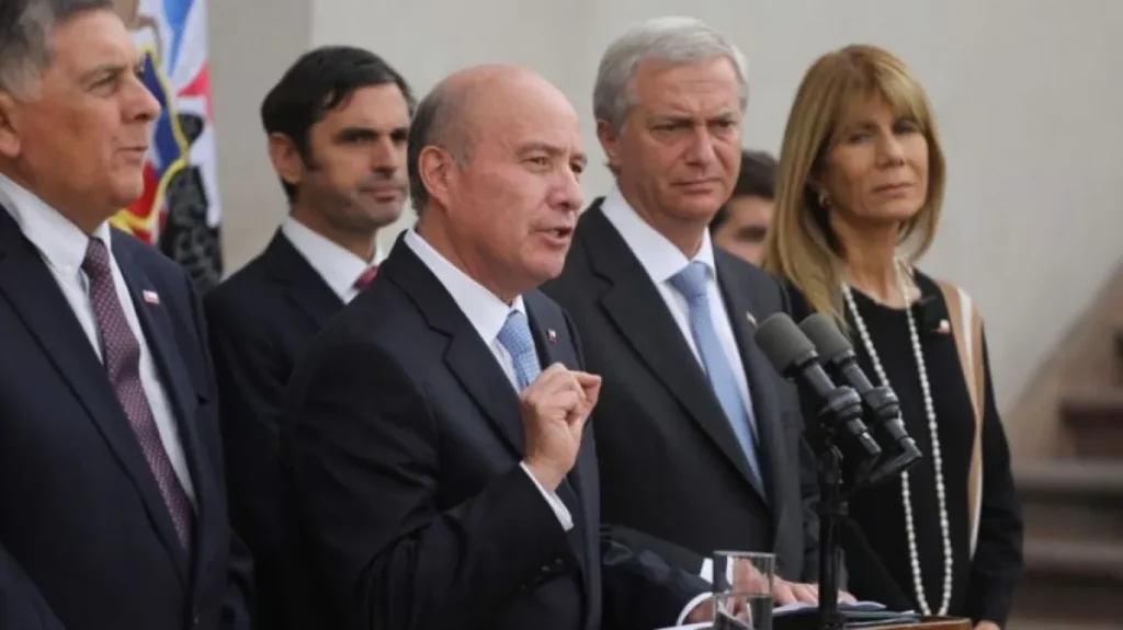 Gobierno posterga "megarreforma" en medio de negociaciones