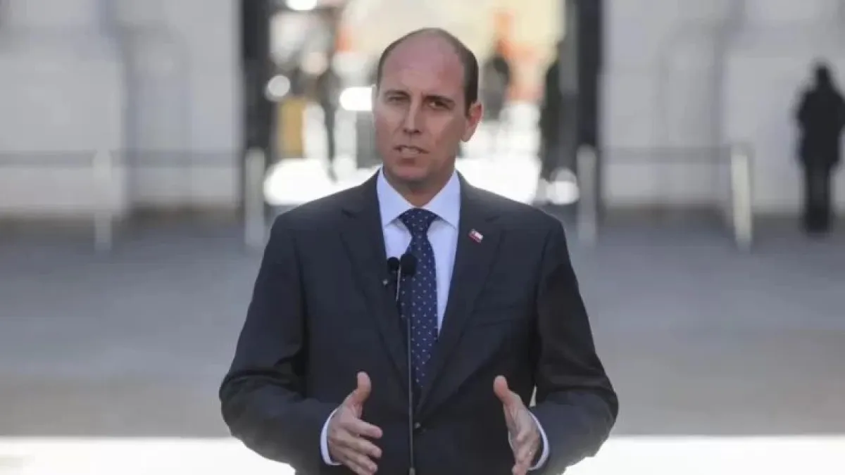 Arrau acelera su despliegue político