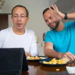 Más de 1 millón: por qué los adultos chilenos no dejan la casa paterna