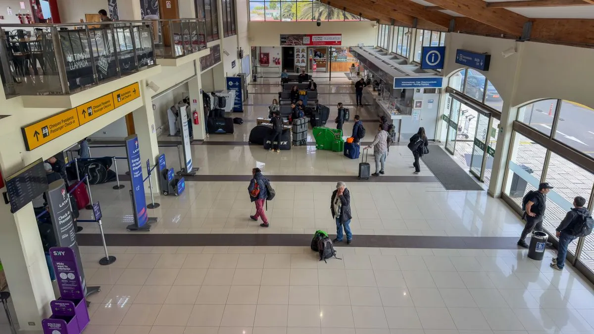Pasajeros disruptivos aumentan presión sobre vuelos y aeropuertos en Chile