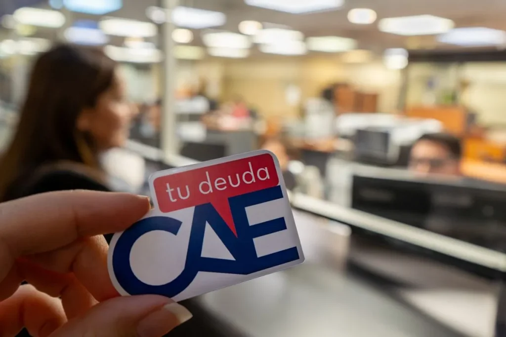 Embargos por deudas del CAE: así funciona el mecanismo y qué pueden hacer los afectados