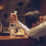 Estudio revela disminución de la mortalidad asociada al consumo de alcohol en Chile