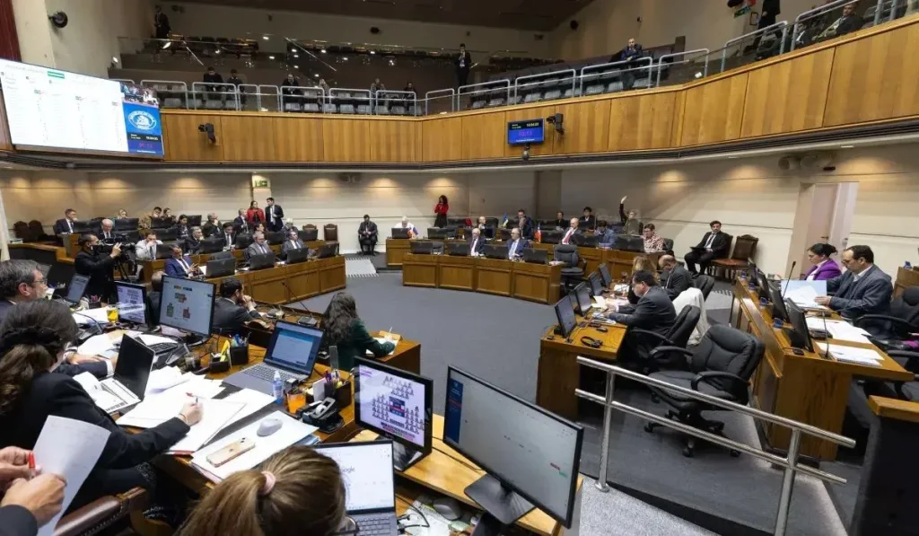 Senado rechaza levantamiento del secreto bancario: pasa a comisión mixta