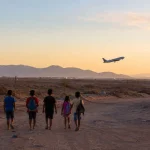 Siete niños haitianos: los hallan hacinados en Estación Central