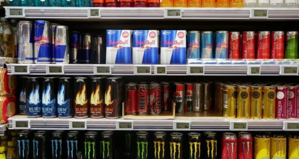 Diputados impulsan proyecto para prohibir la venta de bebidas energéticas a menores de 18 años
