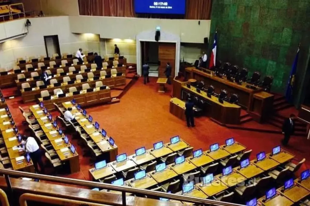 Megarreforma entra en su fase decisiva: vuelve a la Cámara con cambios y amenaza de llegar al TC