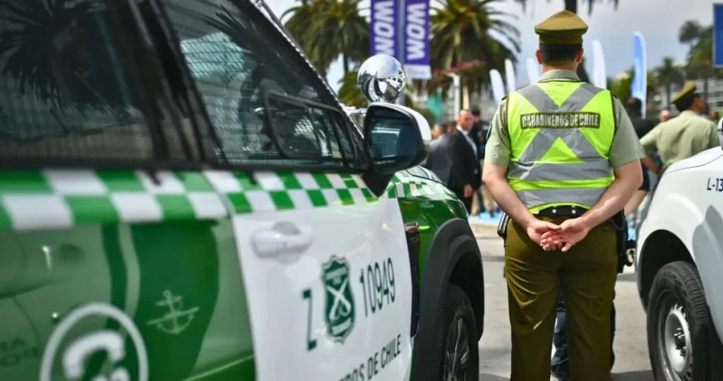 Sueldos hasta $1,2 millones: Carabineros lanza empleos para civiles