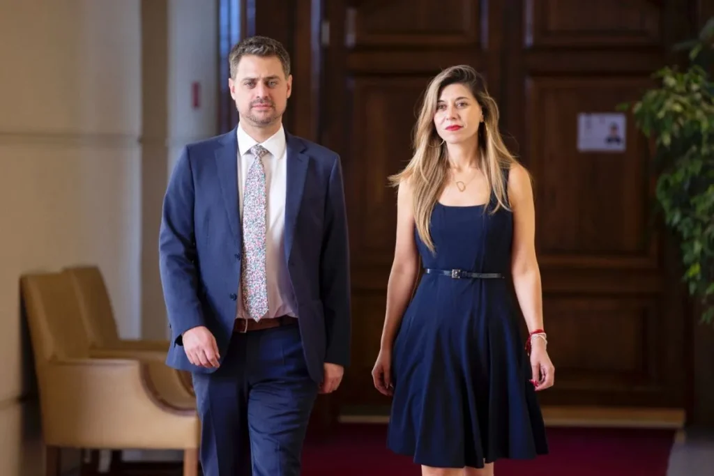 Manouchehri y Cicardini emplazan a Kast con video viral por Caso Cerimedo: “Chile merece la verdad”