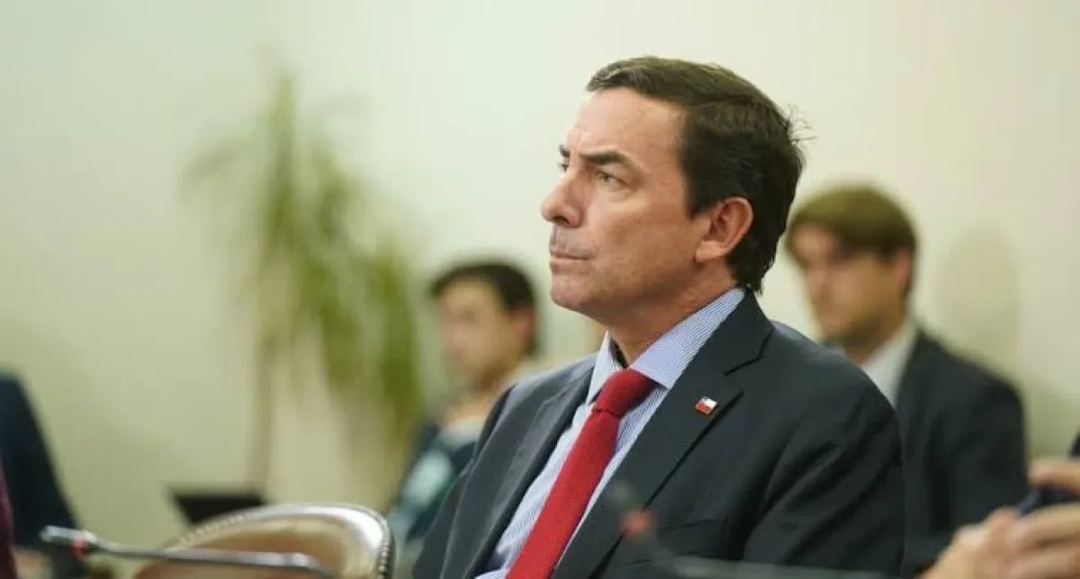 "Ha sido un gran ministro": Gobierno ratifica a Rabat pese a que parte del oficialismo pide su salida