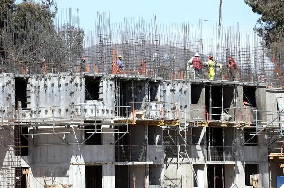 Minvu aumentará su presupuesto en 2027, pero recursos para campamentos caerán casi 50%